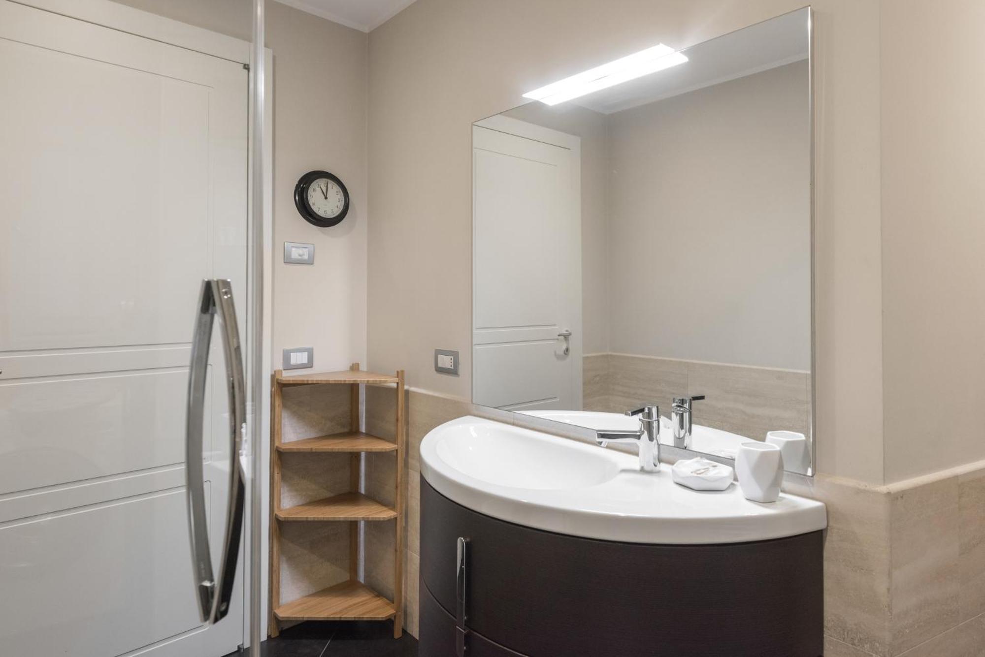 Flats4Rent Federica Apartment Verona Bagian luar foto