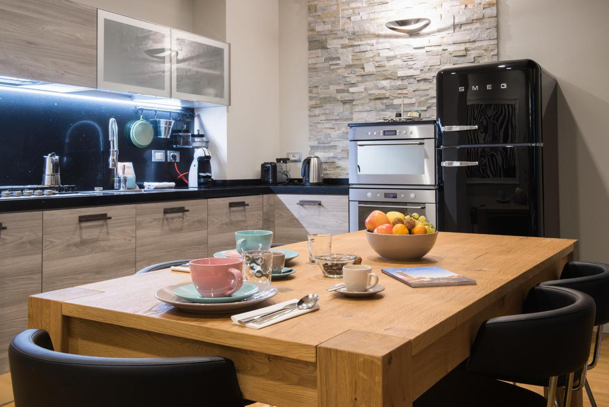 Flats4Rent Federica Apartment Verona Bagian luar foto